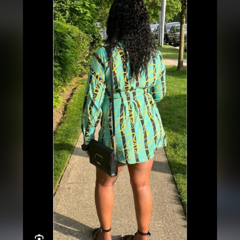 Green & Yellow Patterned Long-Sleeve Mini Dress.Pit To Pit 22"length 33"